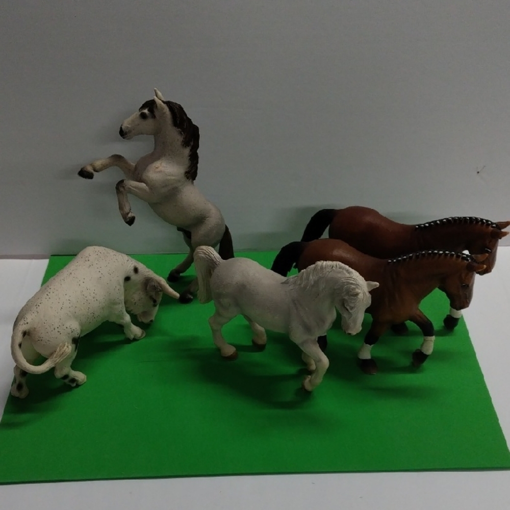 Schieich Brand Horses And Bull, 5 Total